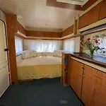 مكان تخييم караваната на морето *